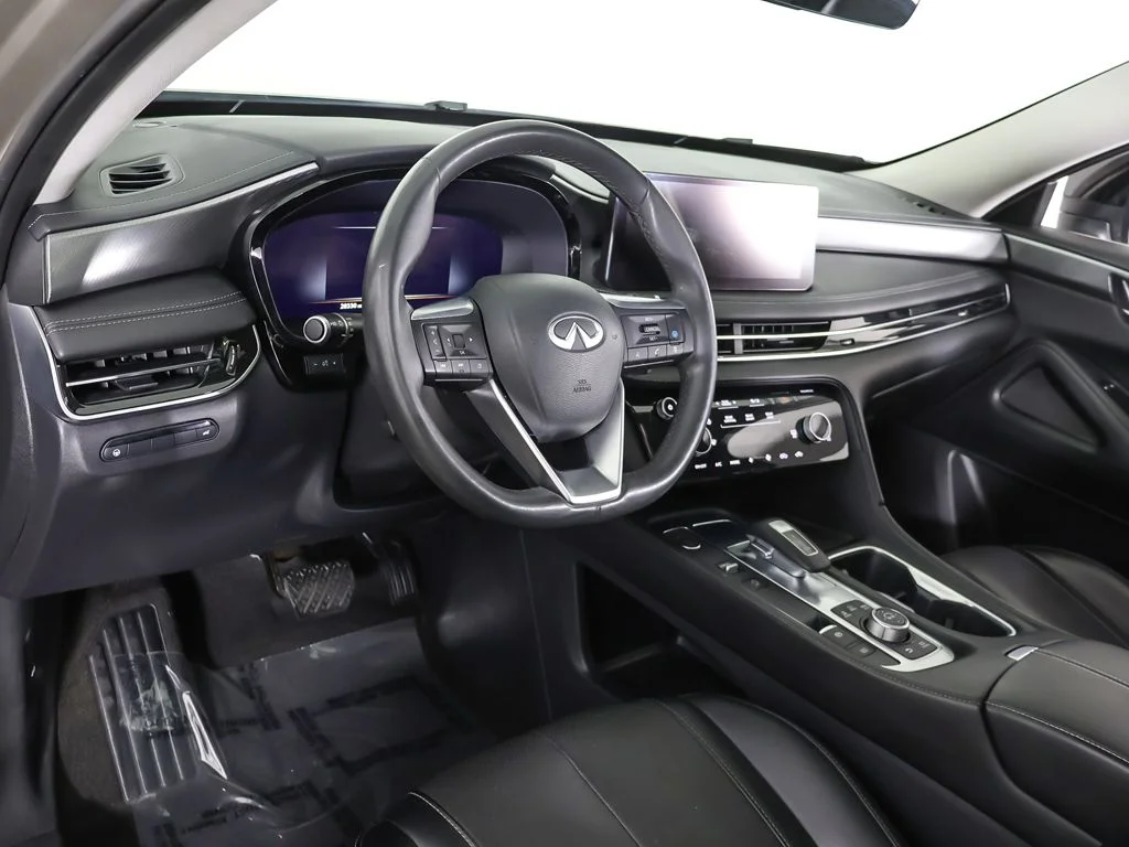 Used 2023 Titanium INFINITI LUXE image 30
