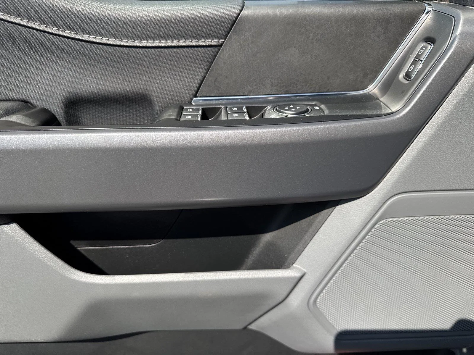 Used 2025 Oxford White Ford XLT image 13