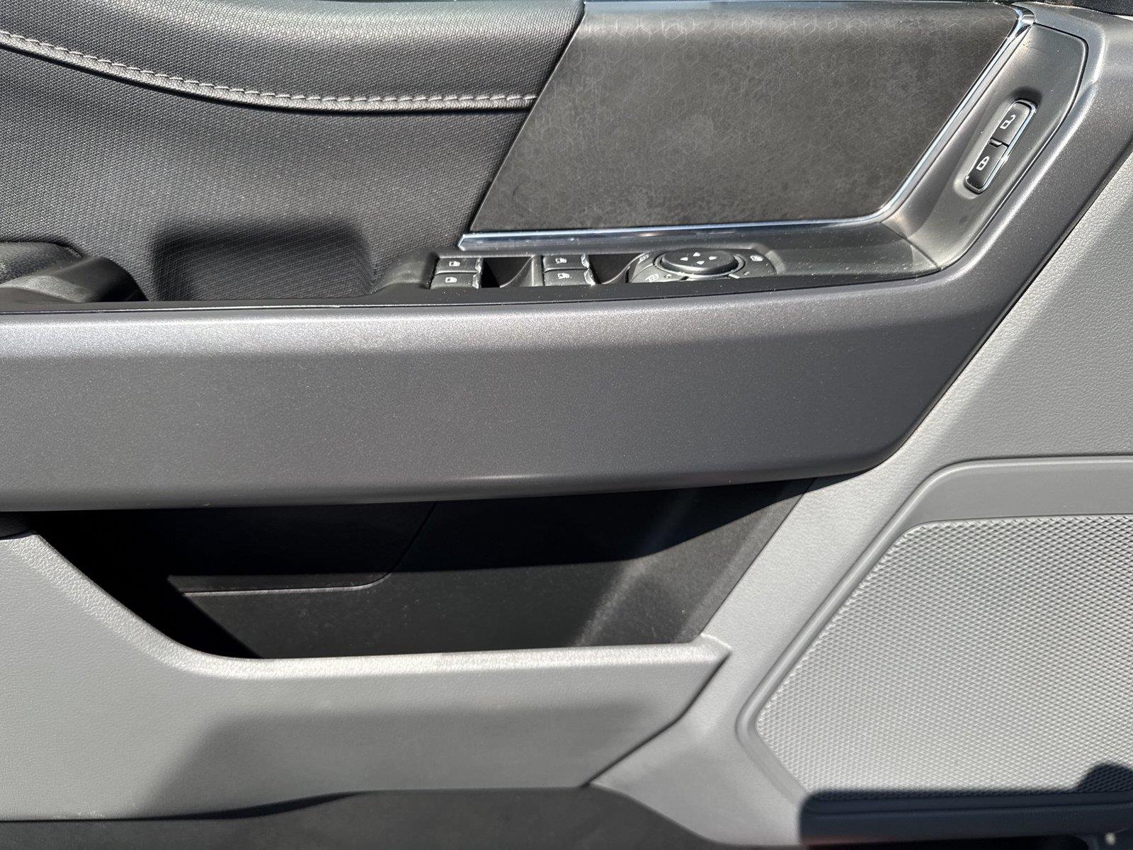 Used 2025 Oxford White Ford XLT image 13