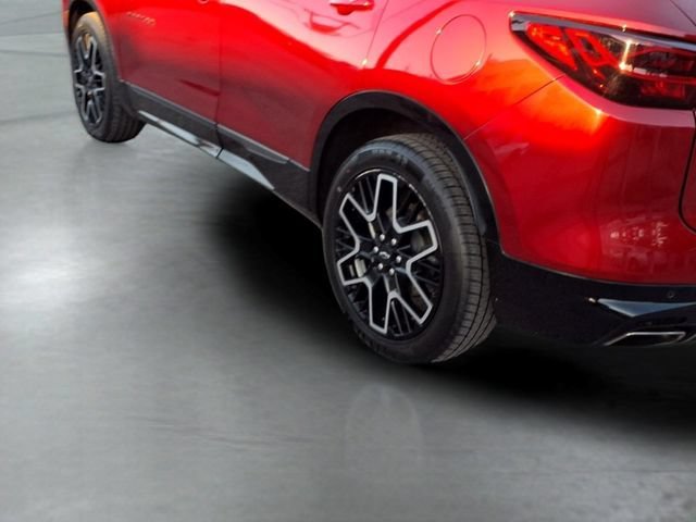 Used 2023 RADIANT RED TINTCOAT Chevrolet RS image 25