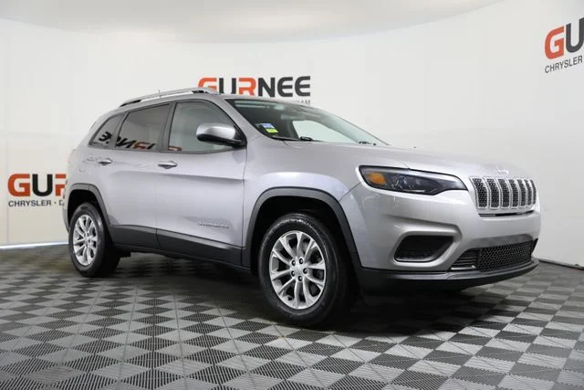 Used 2020 Silver Jeep Latitude image 2