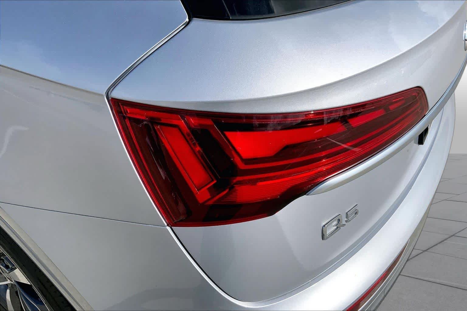 Used 2021 Florett Silver Metallic Audi Premium Plus image 28