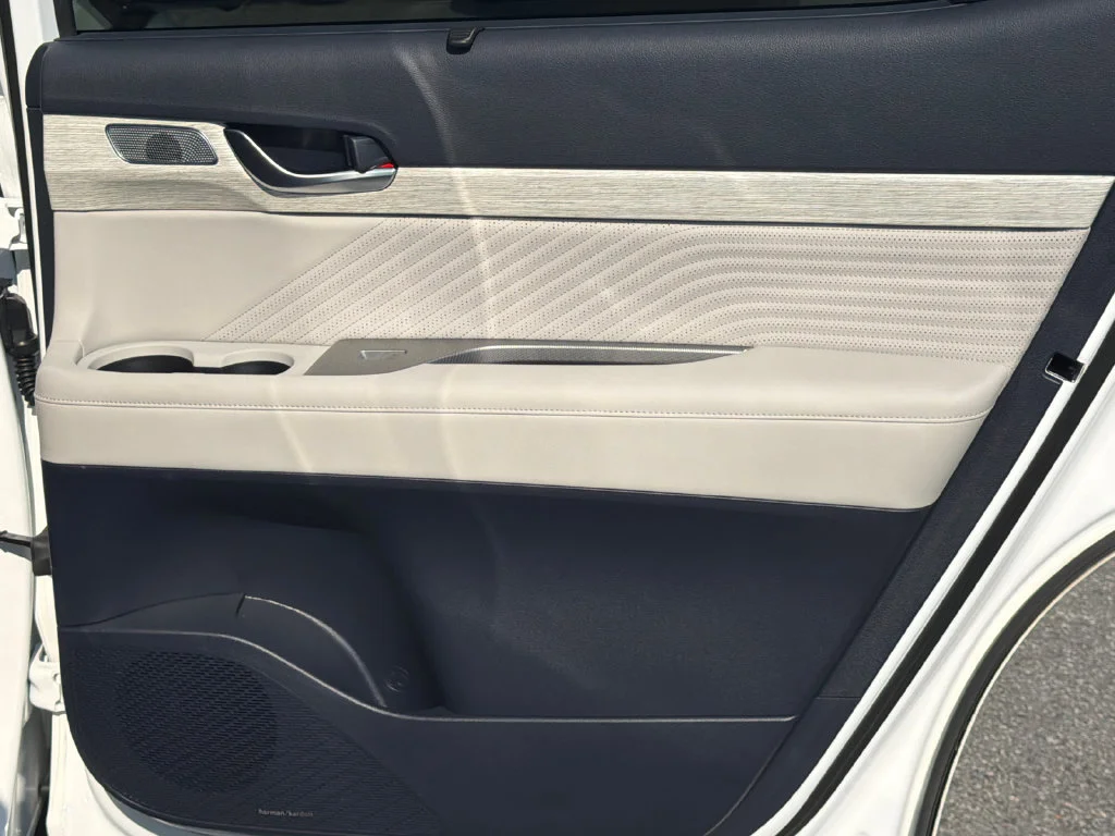 Used 2024 White Hyundai Calligraphy image 16