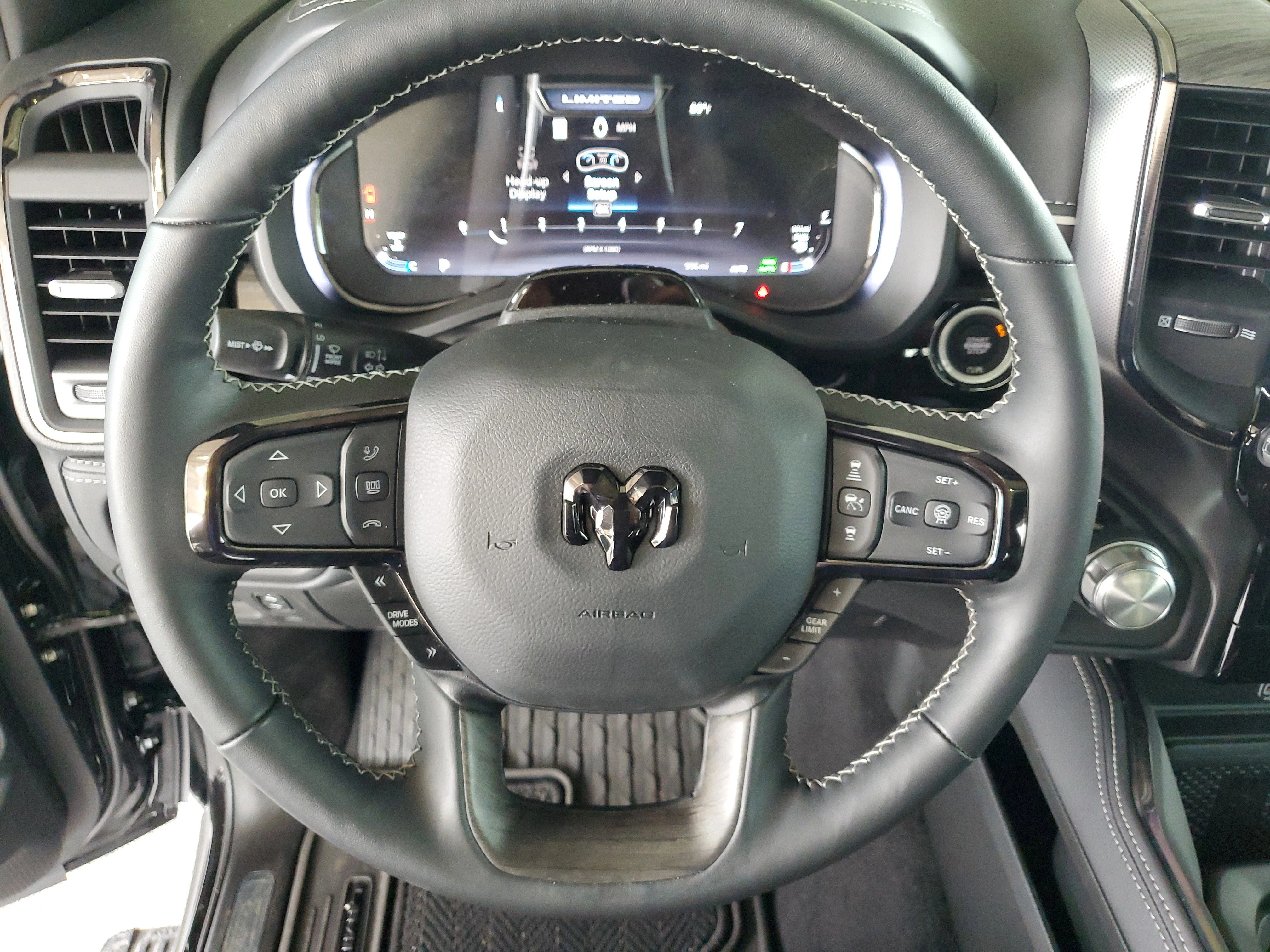 New 2026 Diamond Black Crystal Pearl-Coat Exterior Paint RAM Limited image 22