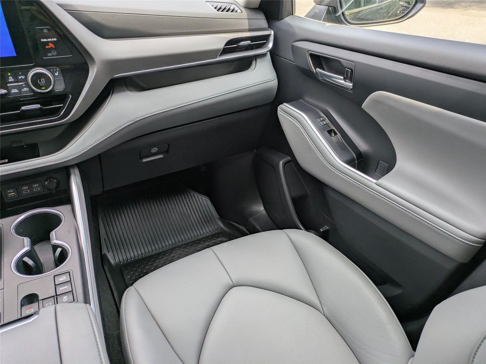 Used 2023 Midnight Black Metallic Toyota XLE image 17