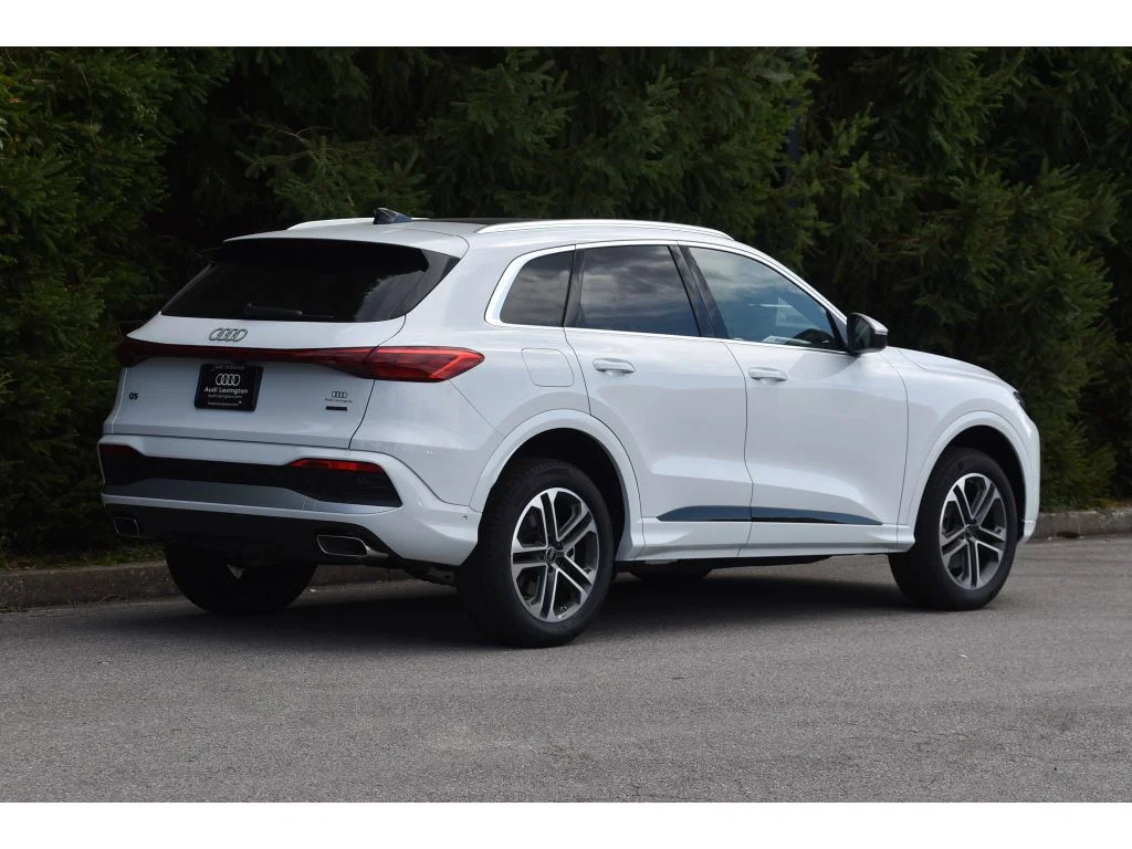 Used 2025 Glacier White Metallic Audi Premium image 4