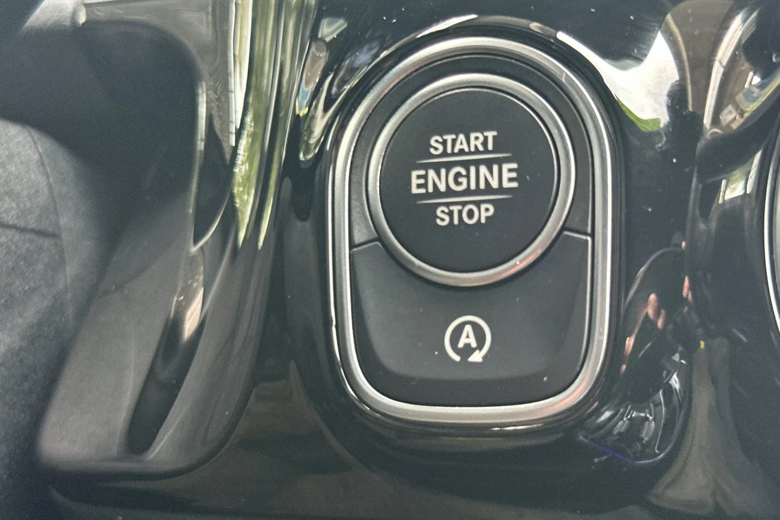 Used 2025 Black Mercedes-Benz GLA 250 image 27