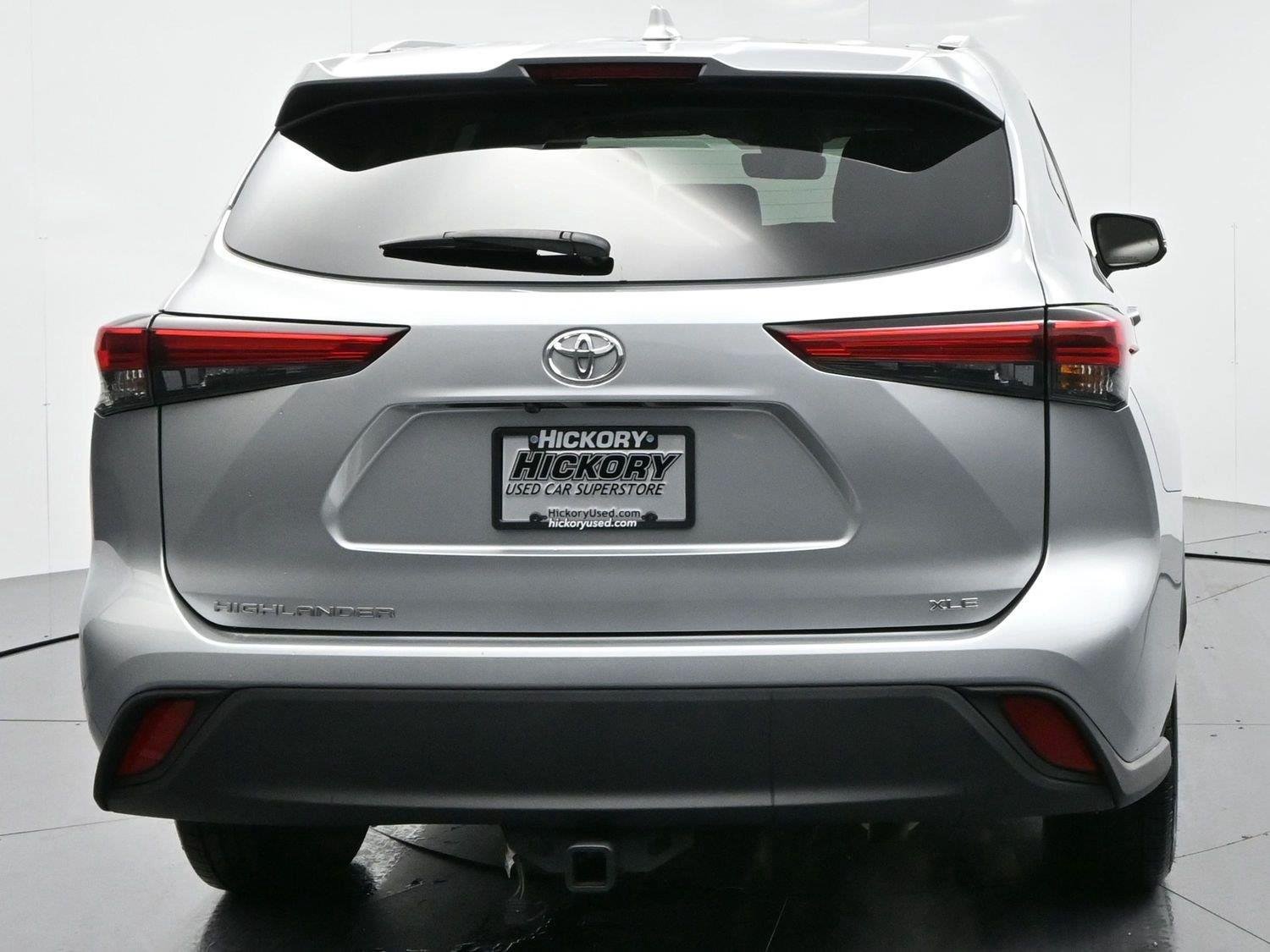 Used 2022 Celestial Silver Metallic Toyota XLE image 6