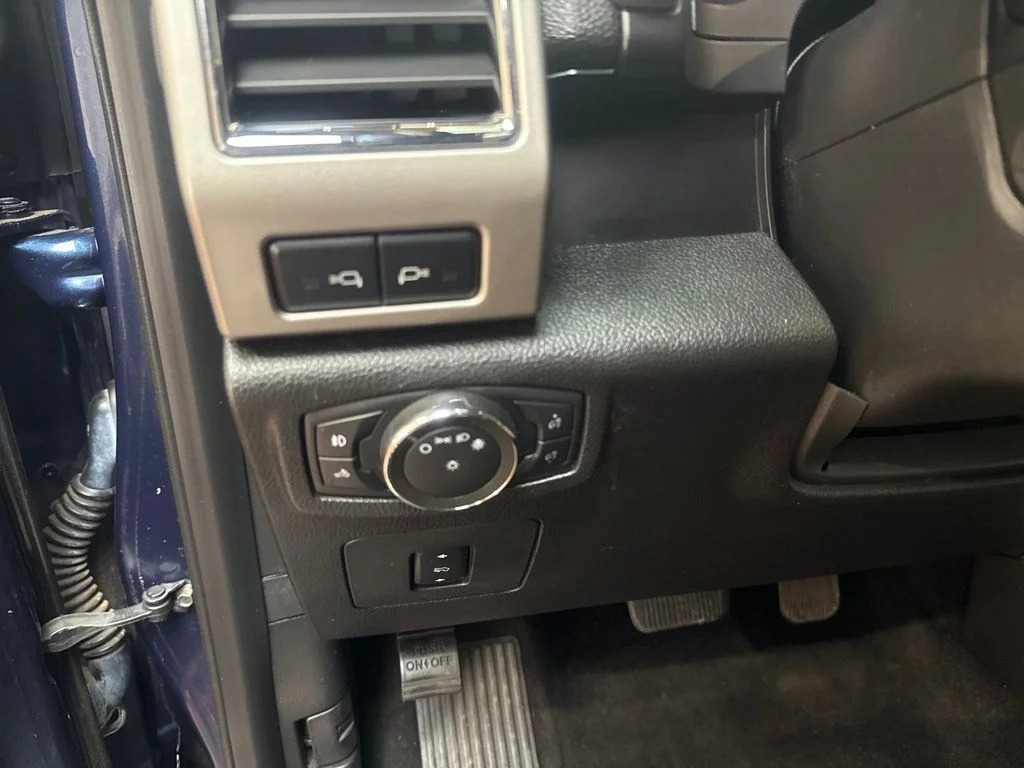 Used 2017 Blue Jeans Metallic Ford Lariat image 21