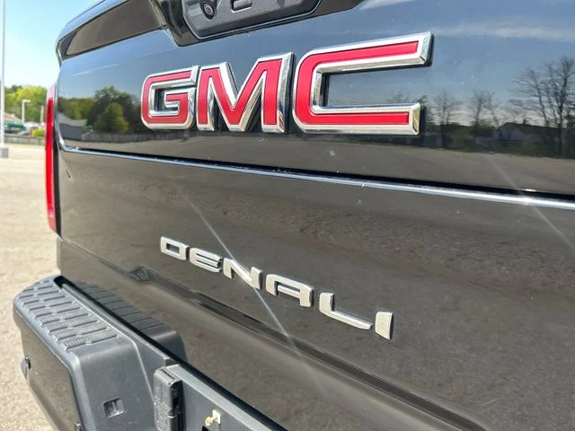 Used 2020 Black GMC Denali image 32