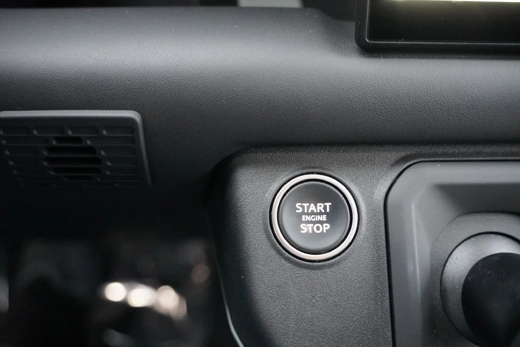 Used 2023  Land Rover SE image 32