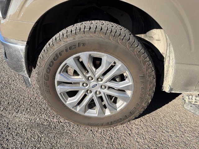 Used 2025 Gray Ford Lariat image 7