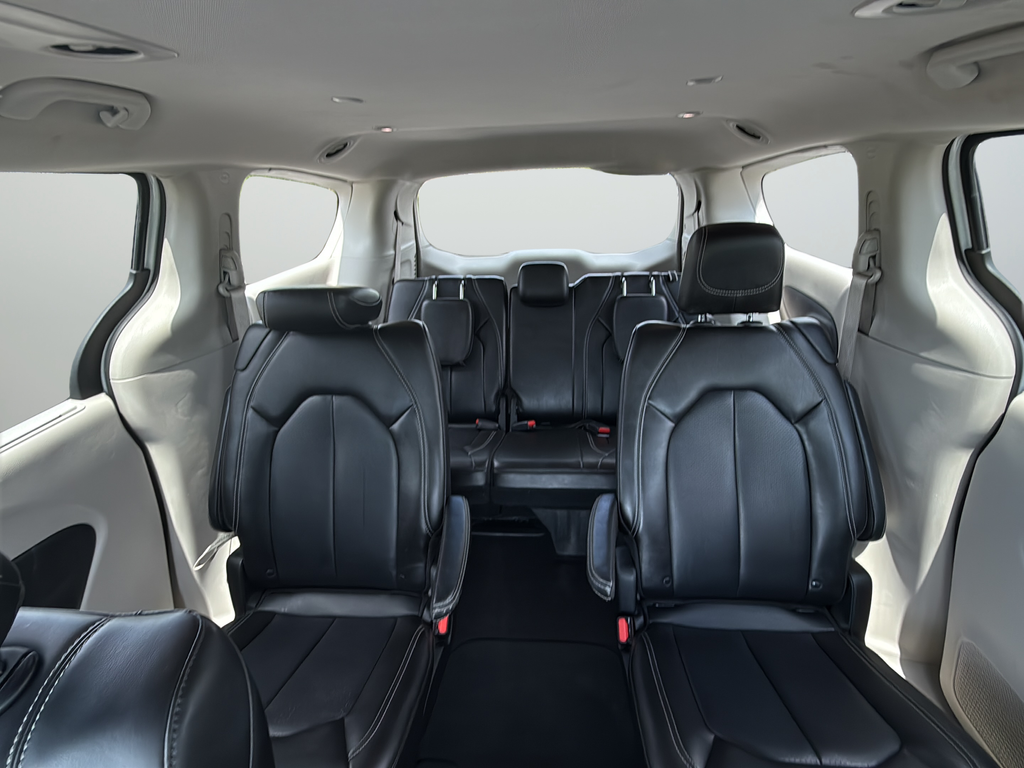 Used 2023 White Chrysler Touring L image 22