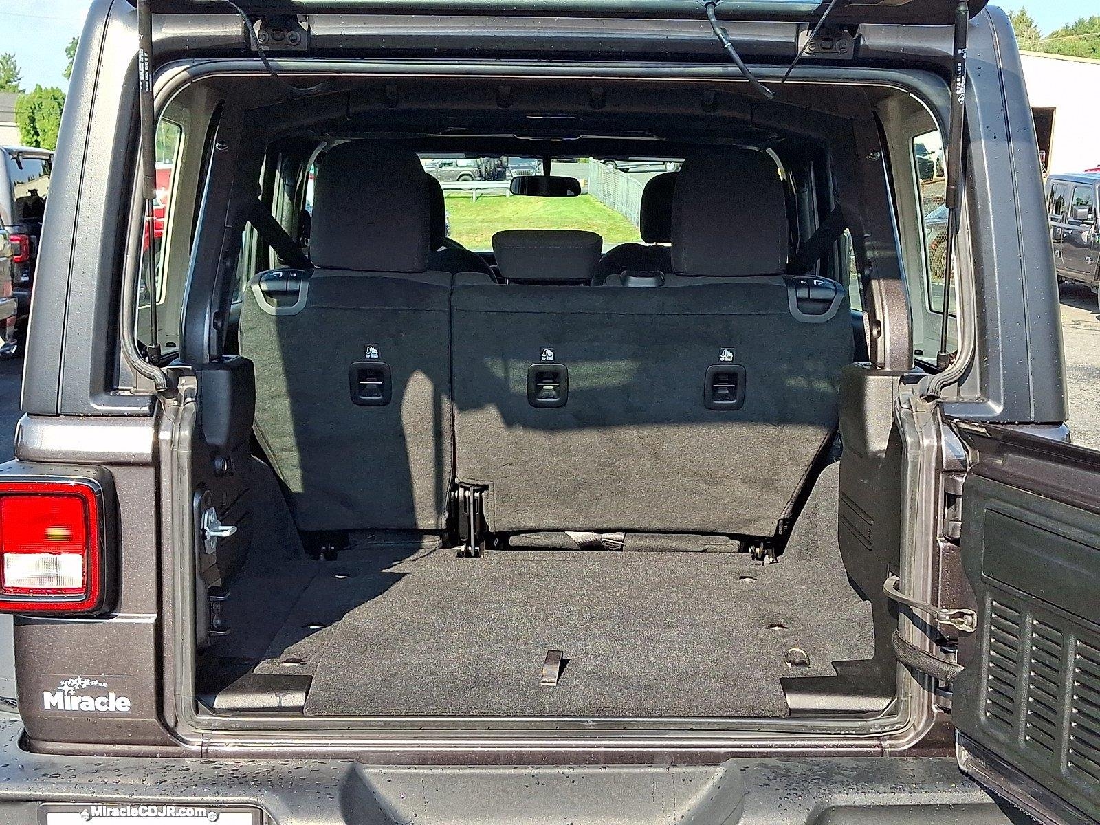 Used 2022 Granite Crystal Metallic Clearcoat Jeep Unlimited Sport image 28