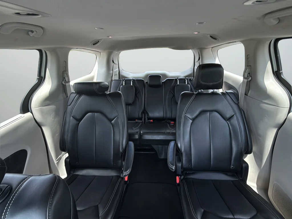 Used 2023 White Chrysler Touring L image 22