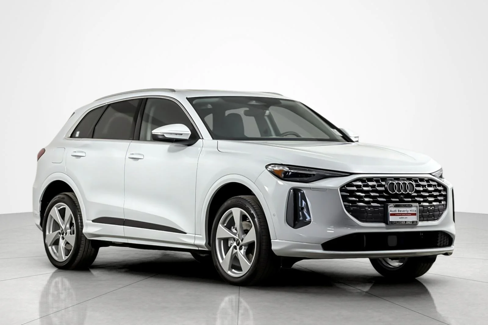 Used 2025 Glacier White Metallic Audi Premium Plus 2.0 TFSI quattro image 7