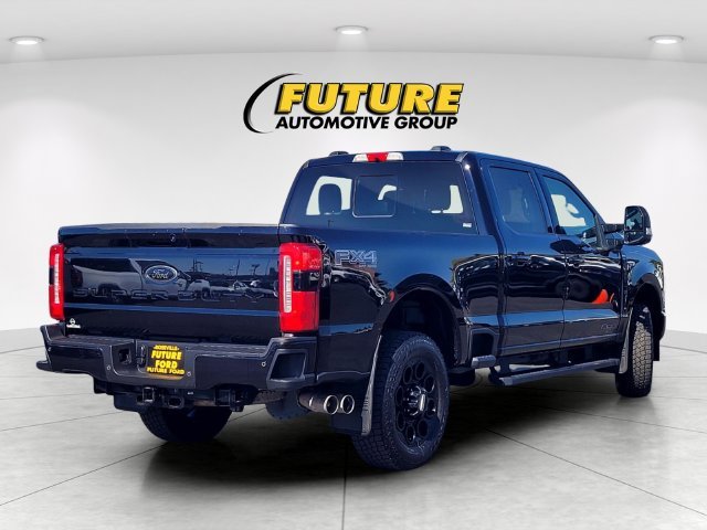 Used 2025  Ford Lariat image 4