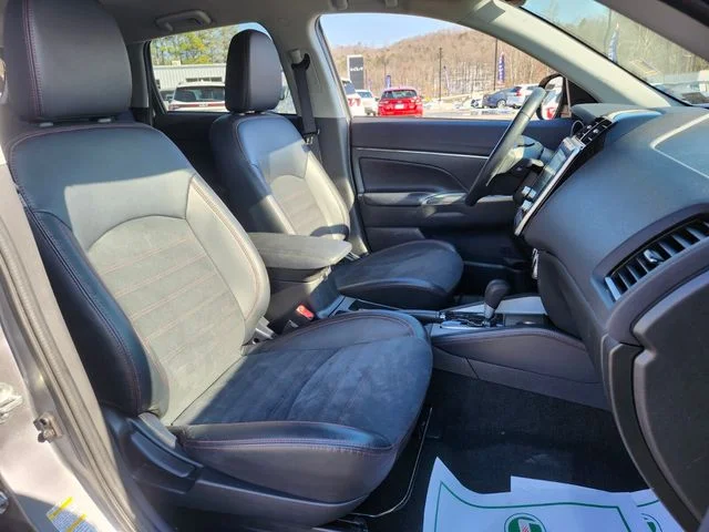 Used 2024 Gray Mitsubishi 2.0 SE image 21