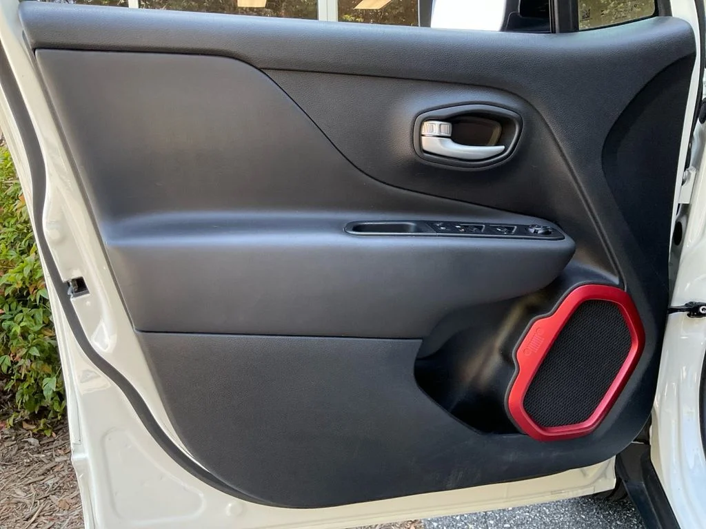 Used 2023 White Jeep Trailhawk image 30
