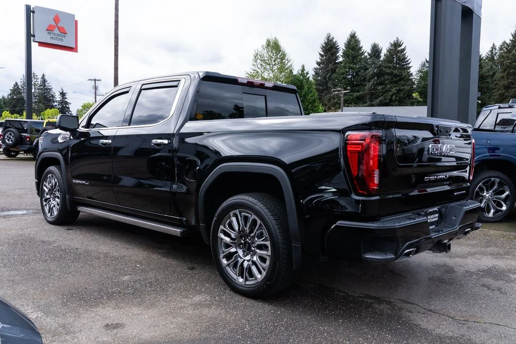Used 2025 Black GMC Denali Ultimate image 4