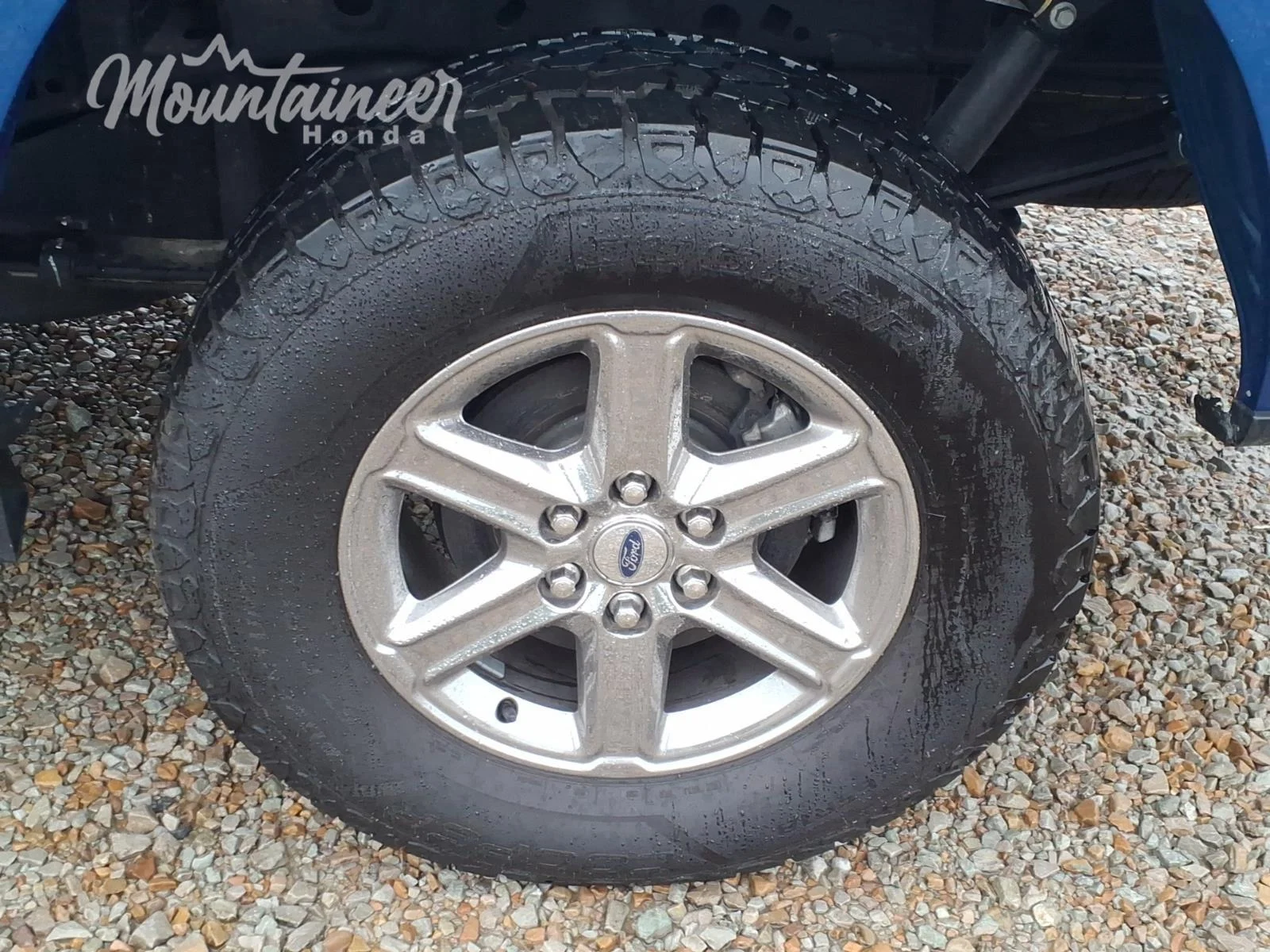 Used 2024 Atlas Blue Ford XLT image 11