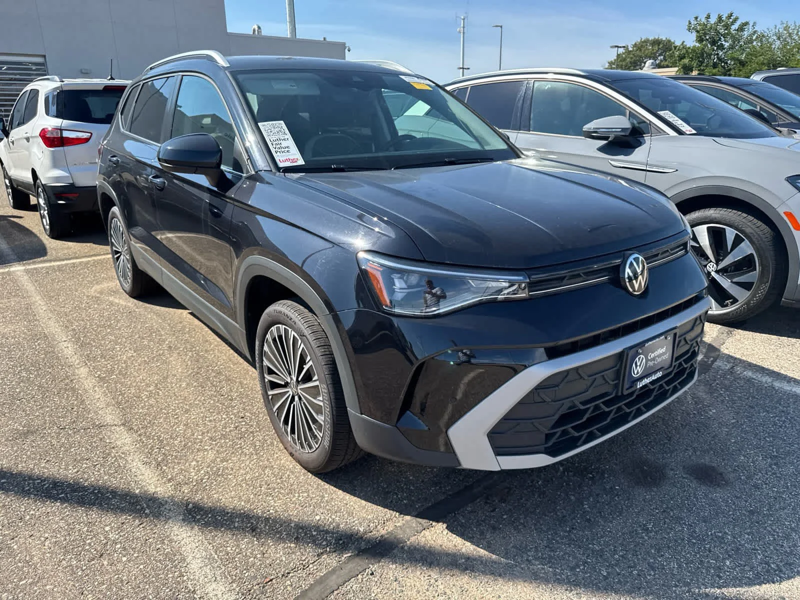 Used 2025 Volkswagen Taos SE with VIN 3VVSC7B20SM043391 for sale in Brooklyn Center, Minnesota