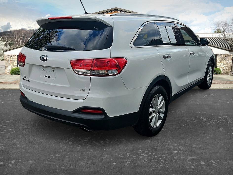 Used 2018 Snow White Pearl Kia LX V6 image 4