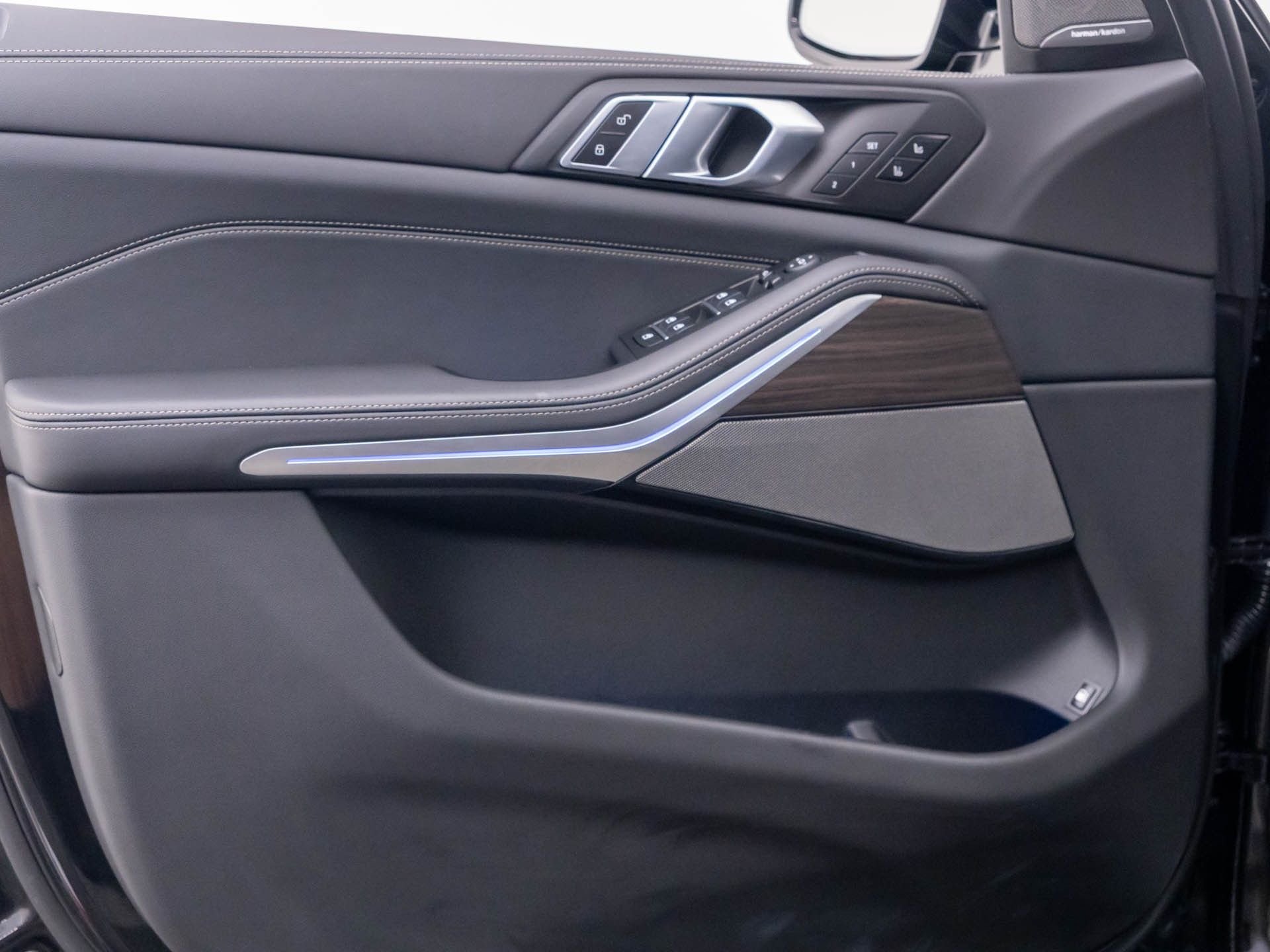 Used 2026 Black BMW xDrive50e image 14