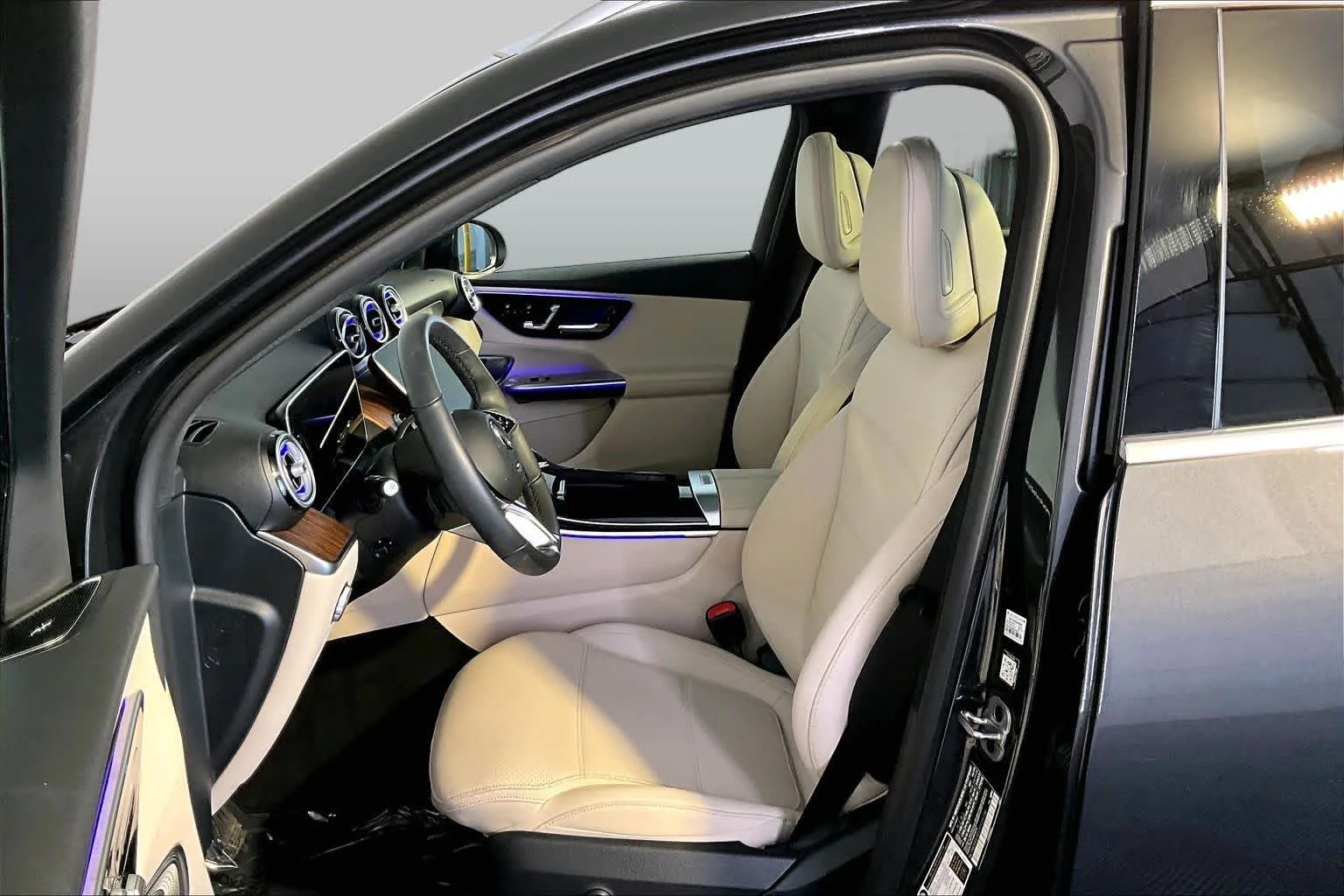 Certified Used 2026 Graphite Grey Metallic Mercedes-Benz GLC 300 image 9