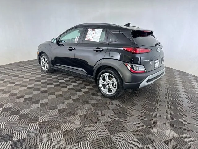 Used 2023 Black Hyundai SEL image 9