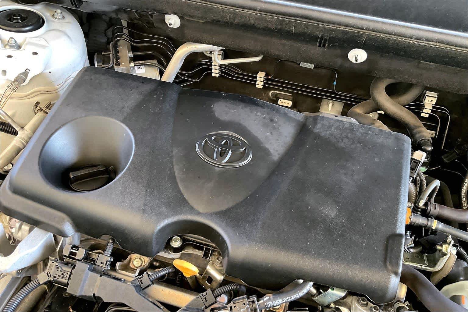 Used 2024 Ice Cap Toyota XLE image 31