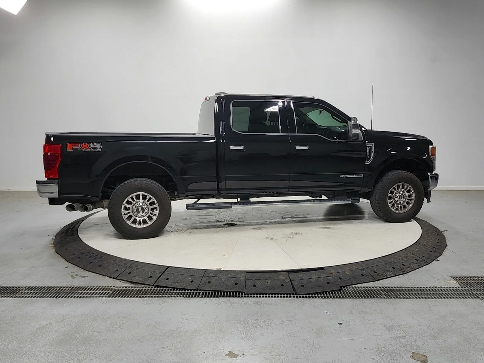 Used 2021 Black Ford XLT image 9