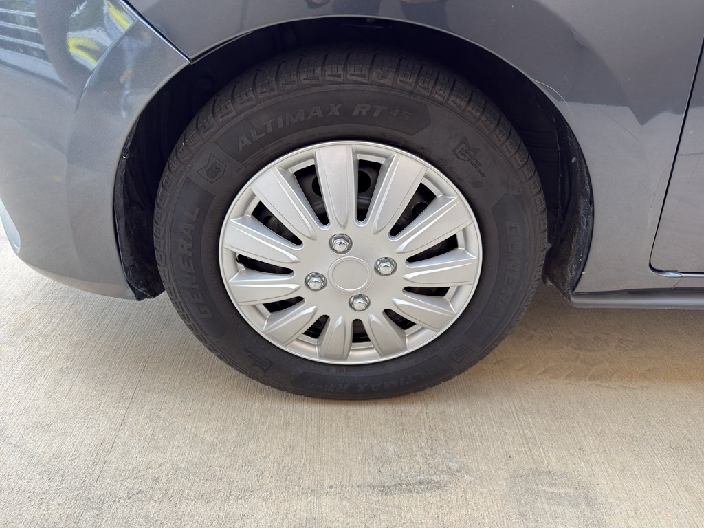 Used 2024 Graphite Gray Metallic Mitsubishi ES image 26