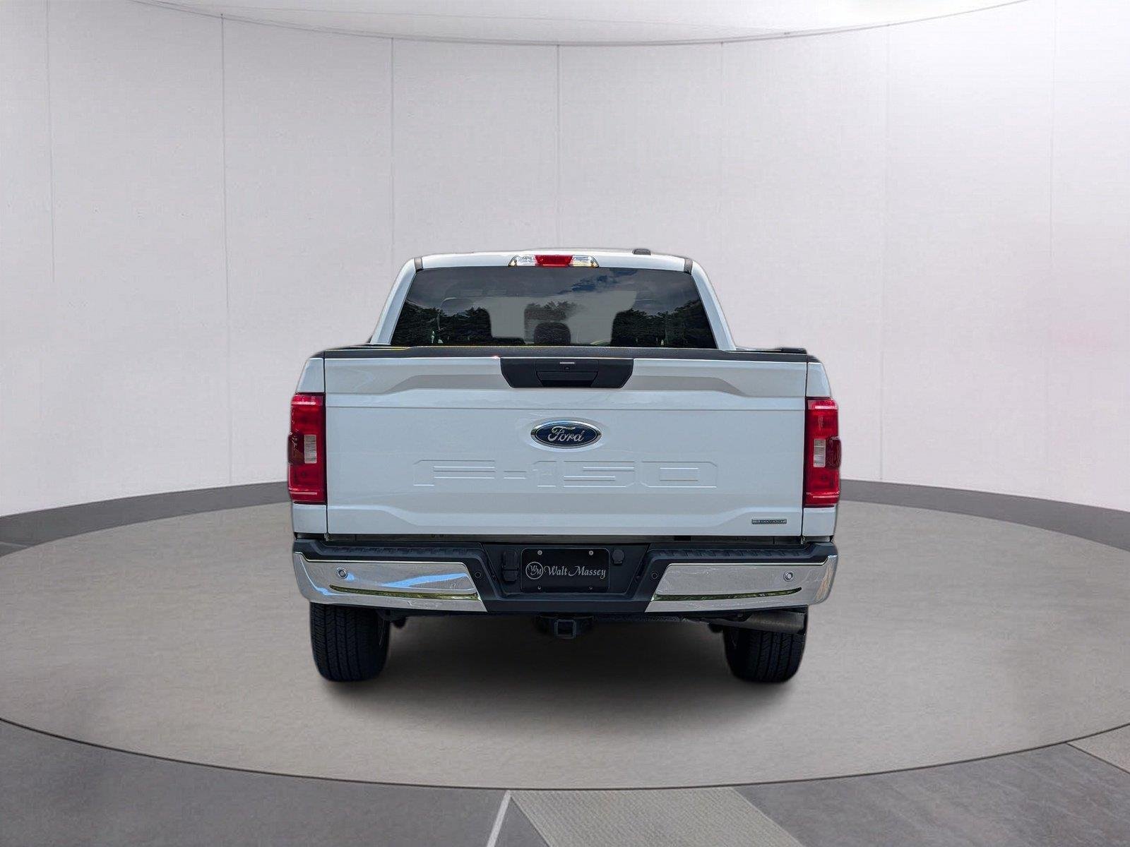 Used 2022 Oxford White Ford XLT image 4