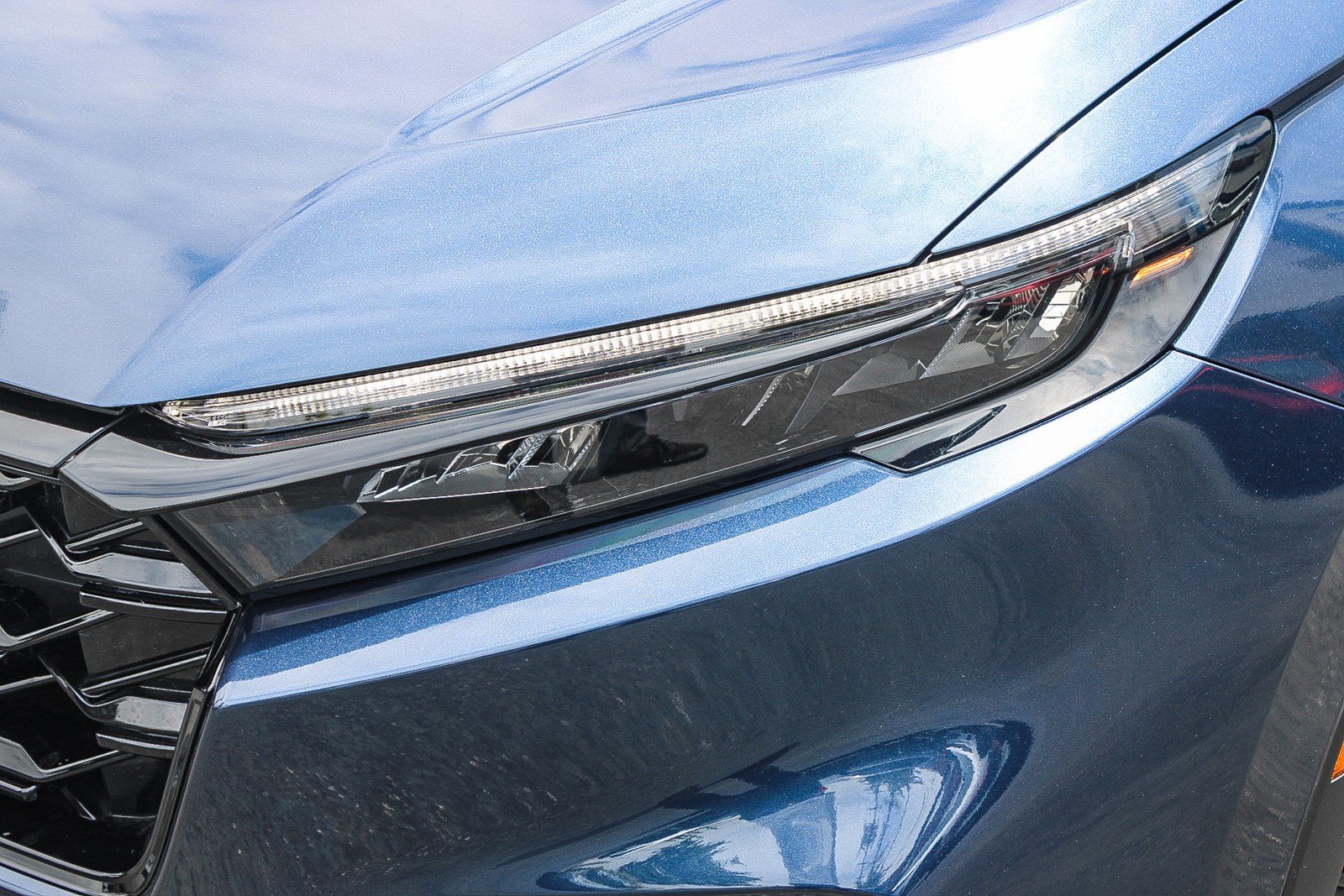 Certified Used 2025 Canyon River Blue Metallic Honda Sport image 4