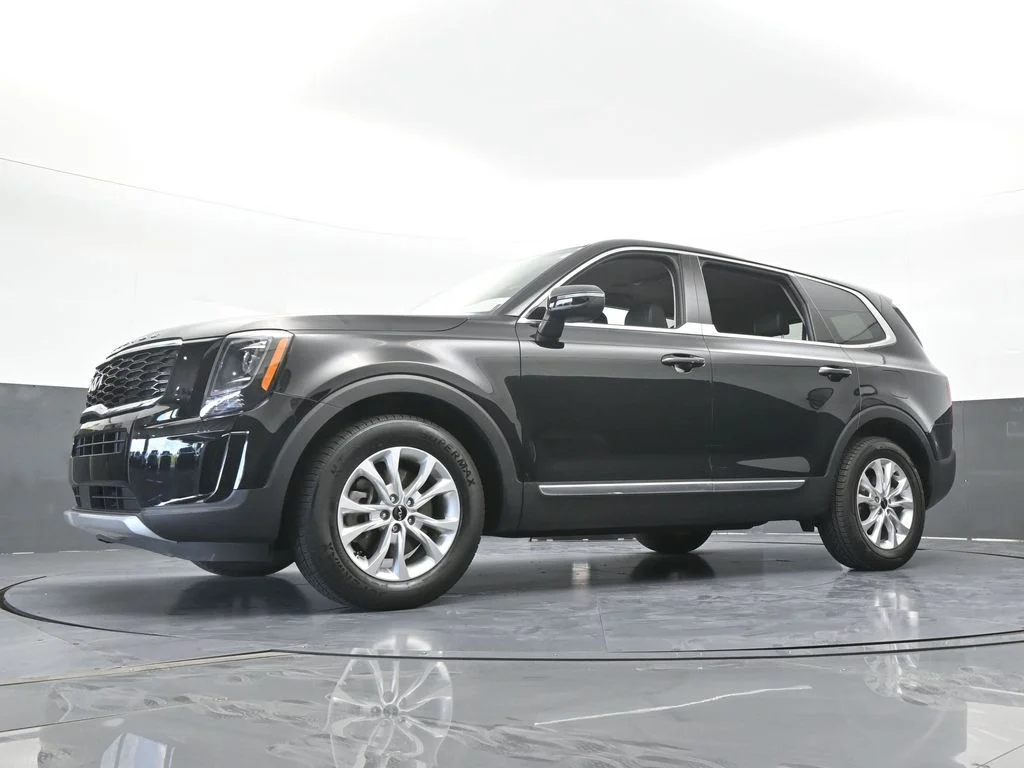 Used 2022 Ebony Black Kia LX image 59