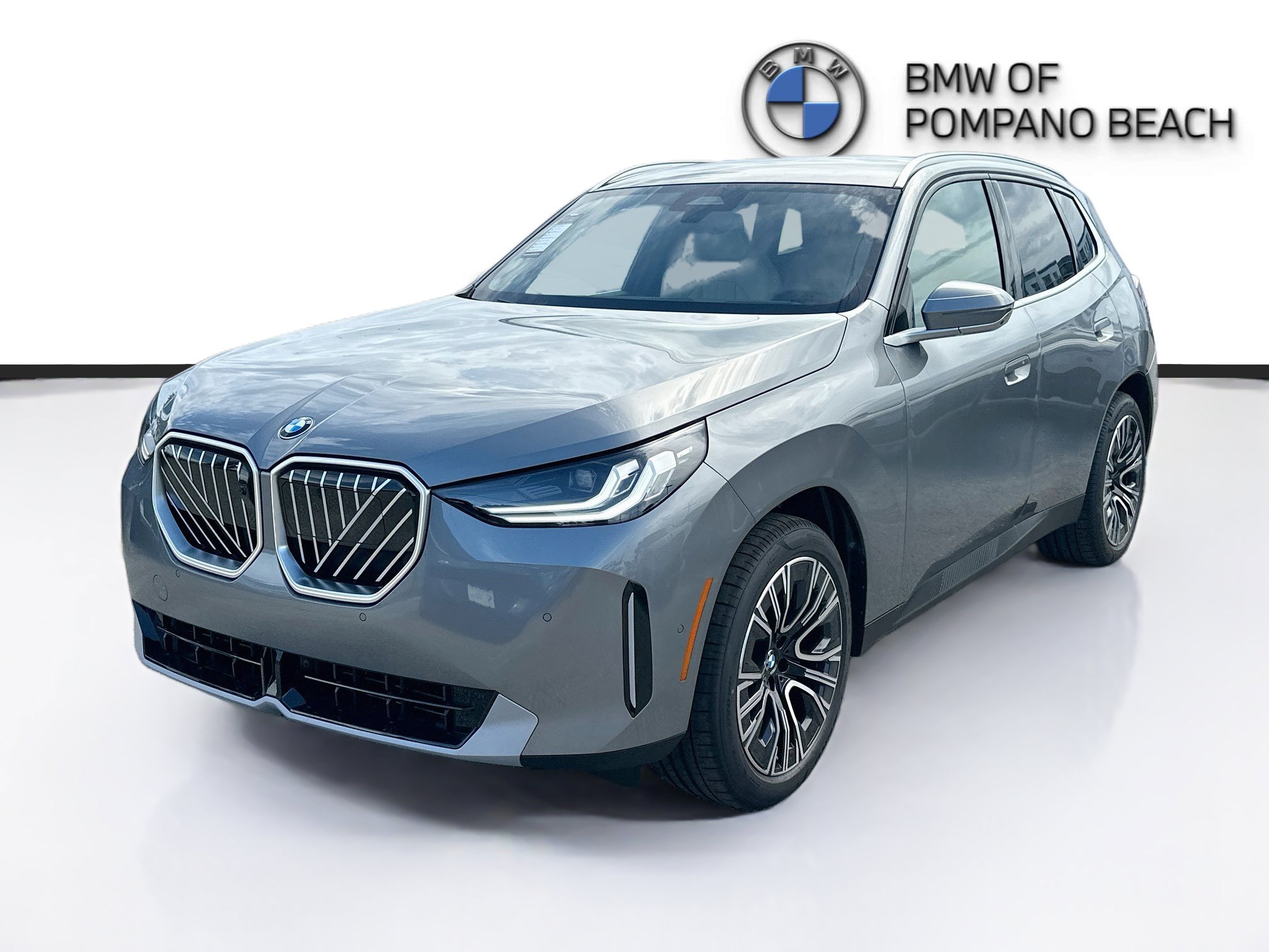 New 2026 Skyscraper Grey Metallic BMW 30 xDrive image 3