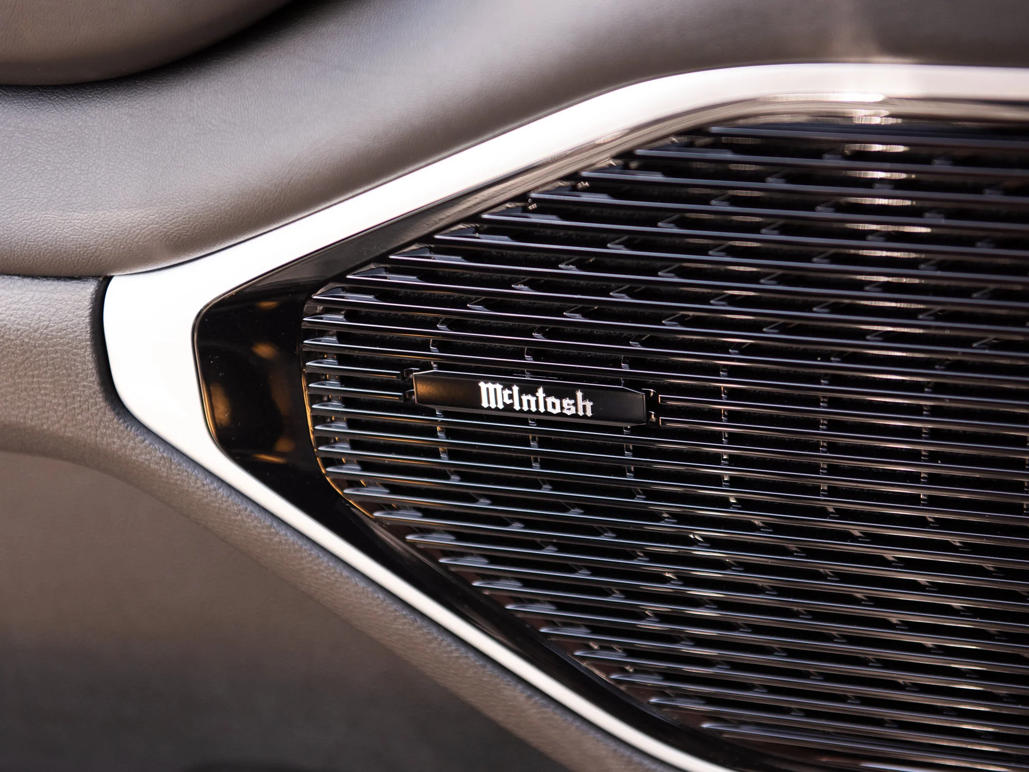 New 2026 Black Jeep Limited Reserve* image 22