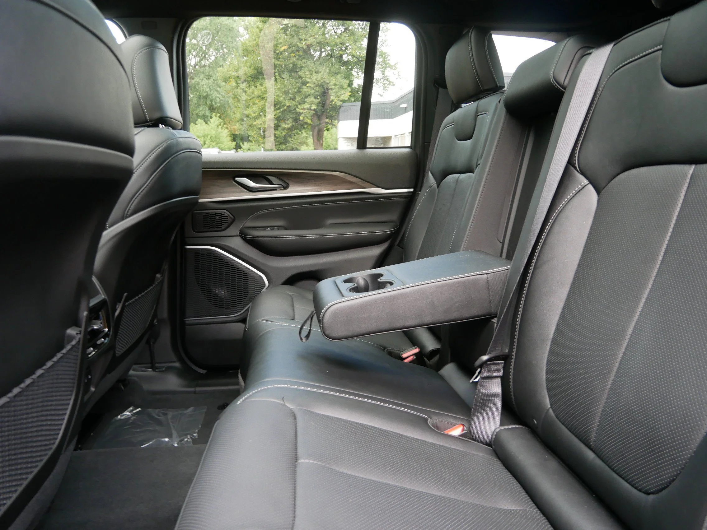 New 2027 Steel Blue Paint Jeep Limited Reserve image 8
