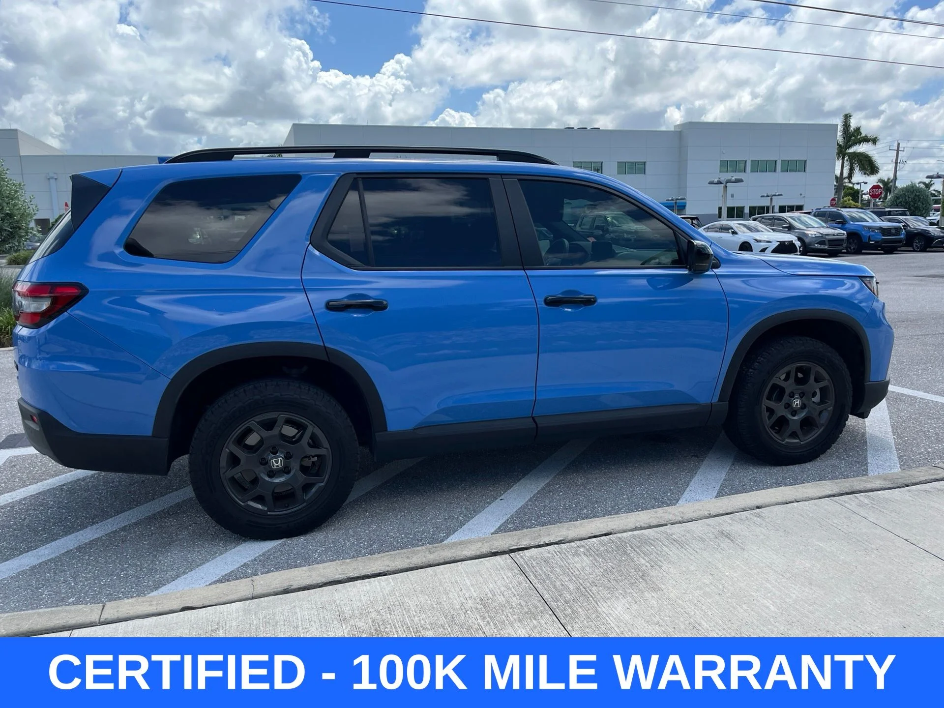 Certified Used 2024 Diffused Sky Pearl Honda TrailSport image 7