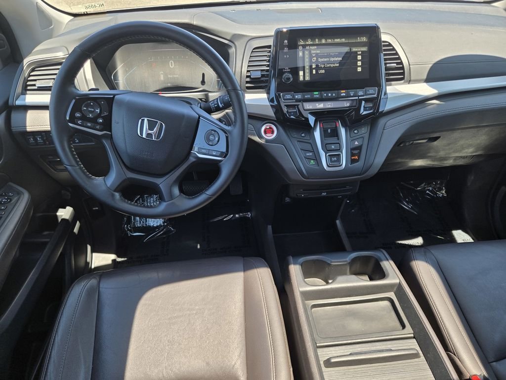 Used 2018 Lunar Silver Metallic Honda EX-L image 11