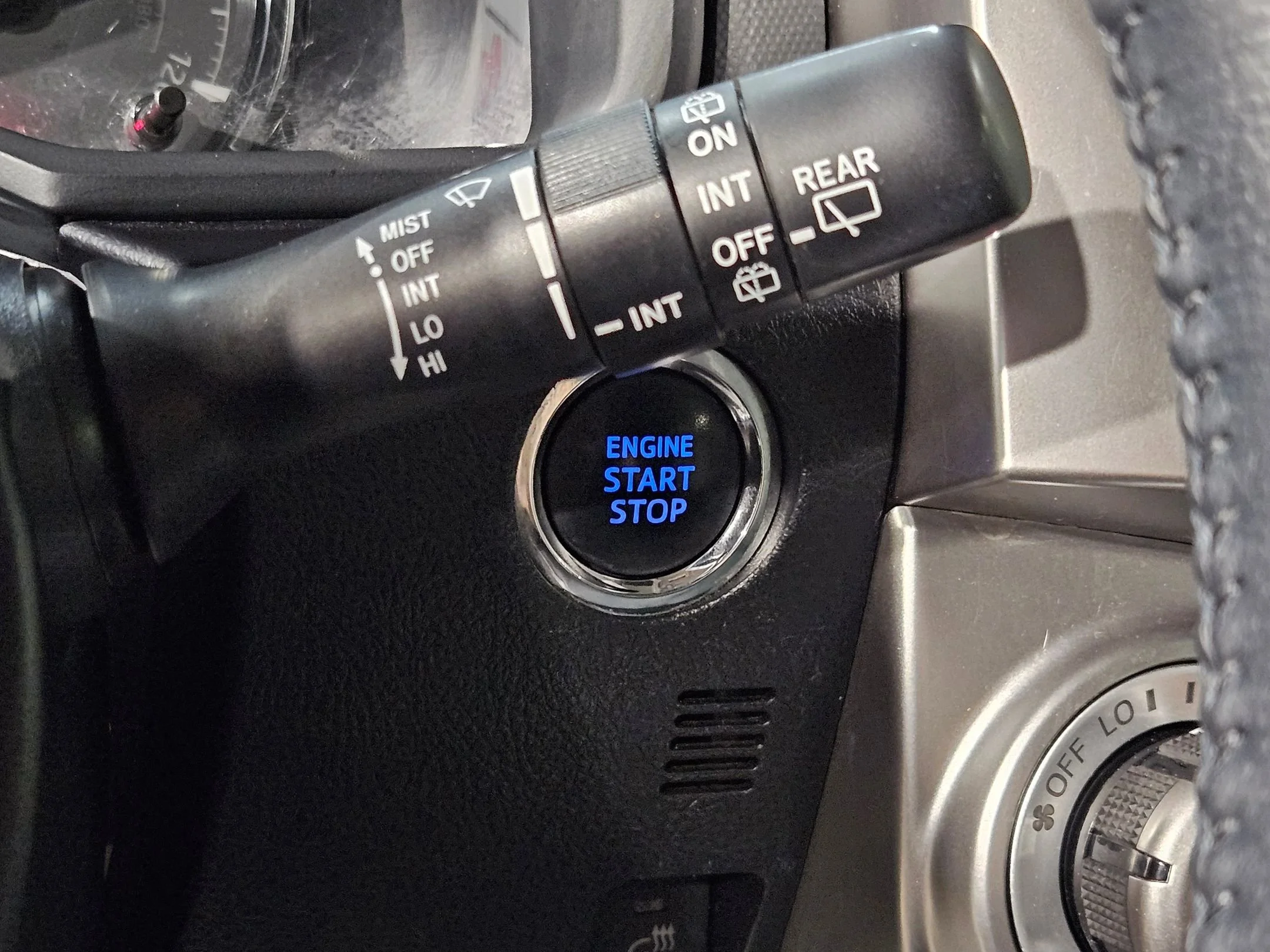 Used 2023 Magnetic Gray Metallic Toyota SR5 Premium image 34