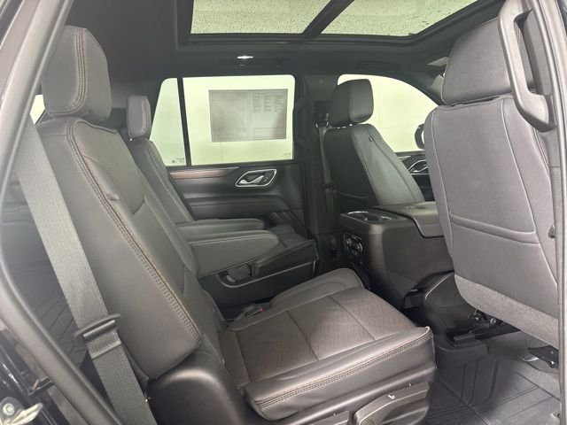 Used 2023 Black Chevrolet High Country image 5