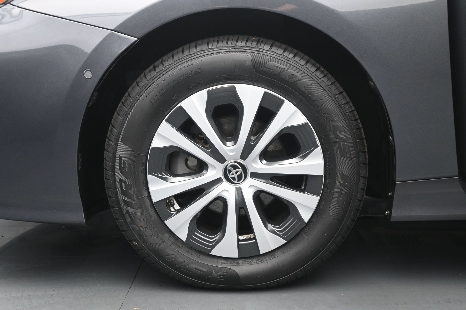 Used 2019 Magnetic Gray Metallic Toyota LE AWD-e image 28