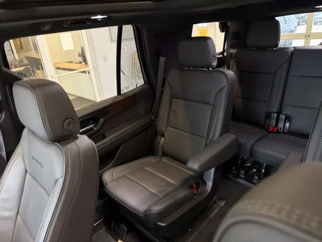 Used 2025 White GMC Denali image 22