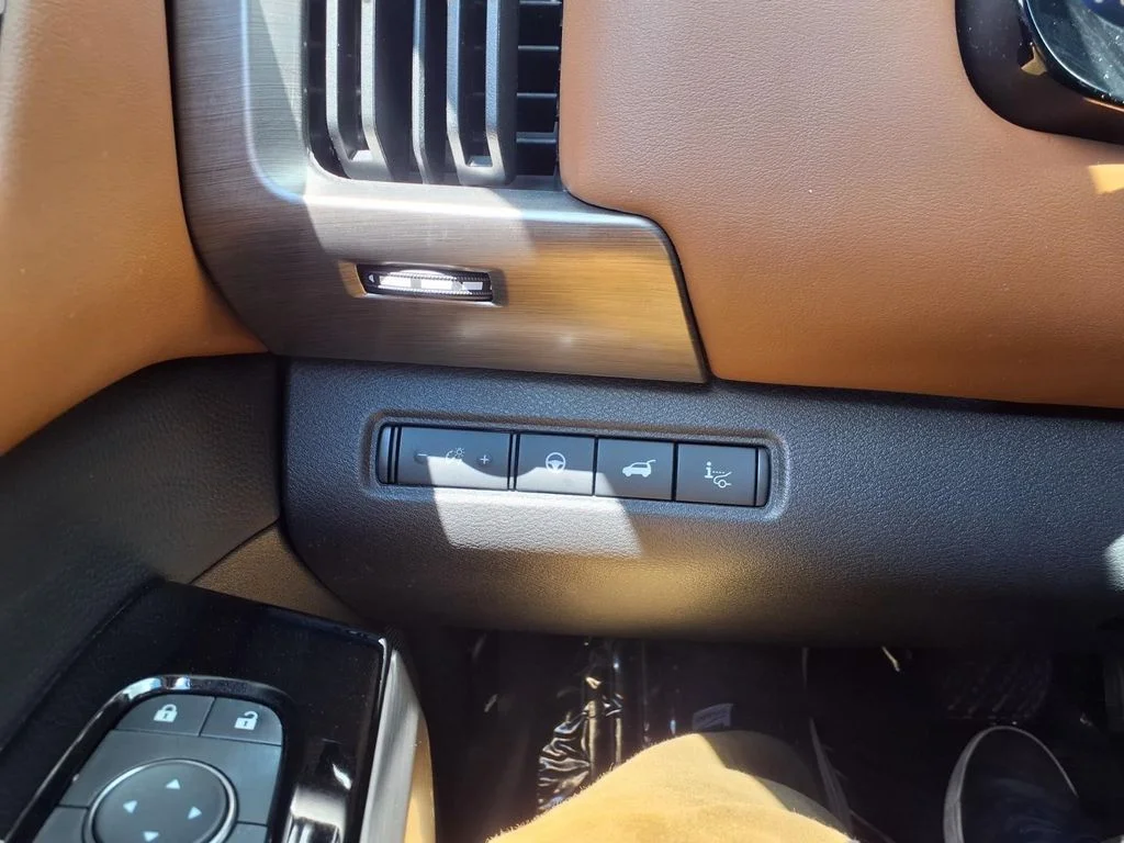 Certified Used 2024 Beige Nissan Platinum image 17