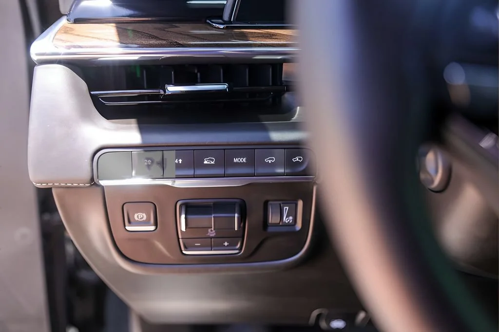 Used 2023 Black Raven Cadillac Premium Luxury Platinum image 15