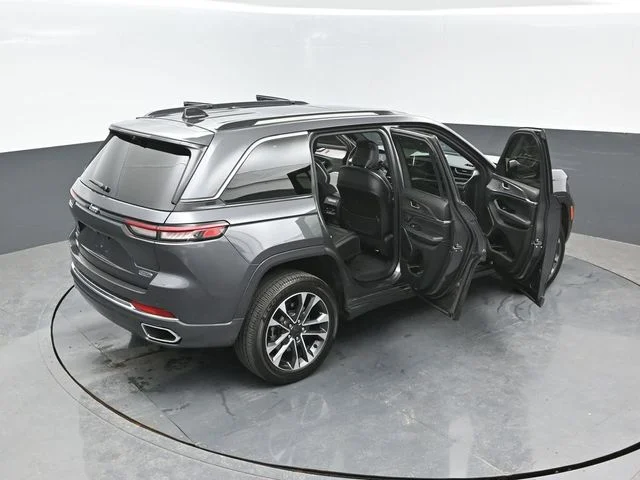 Certified Used 2022 Metallic Jeep Overland 4xe image 27