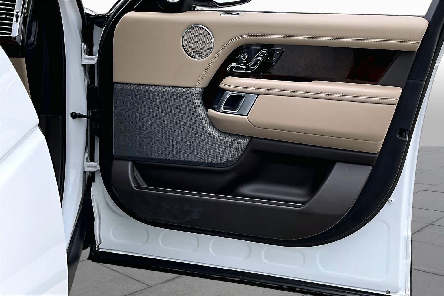Used 2022 Fuji White Land Rover Westminster image 26
