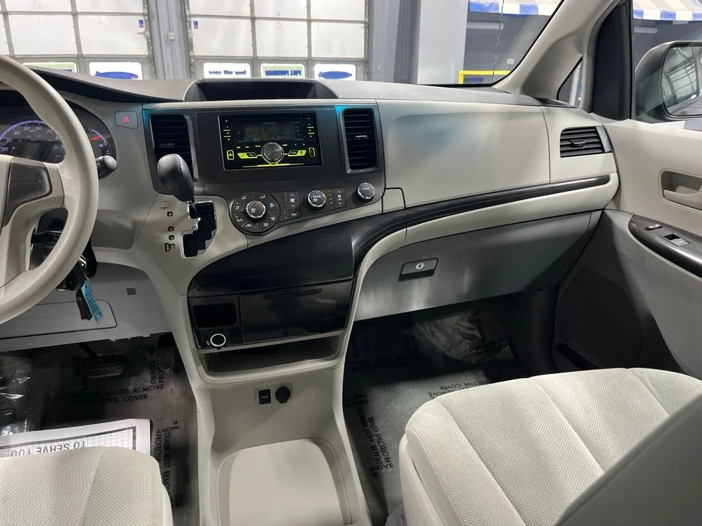 Used 2012 Predawn Gray Mica Toyota Base image 19
